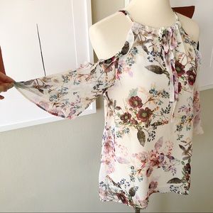 Jessica Simpson Tops - NWT Jessica Simpson Floral Top Size Small Jessica Simpson Tops - NWT Jessica Simpson Floral Top Size Small